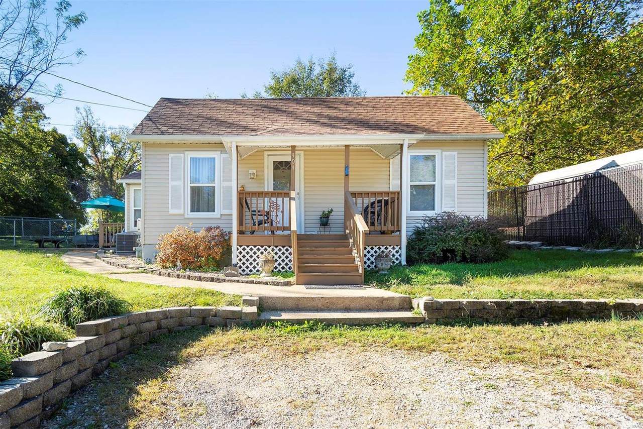 404 Hematite Street - Photo 1