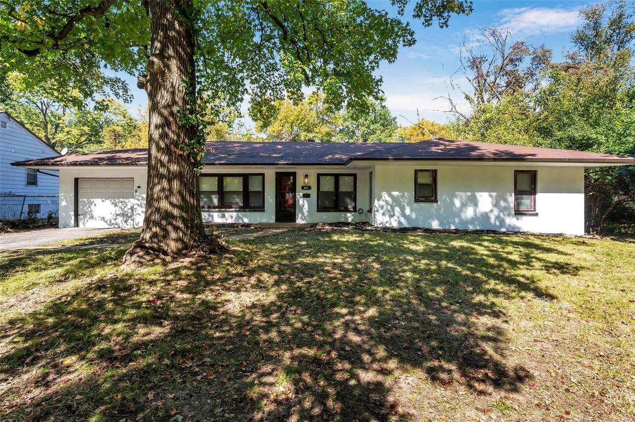 821 Robert Avenue - Photo 1