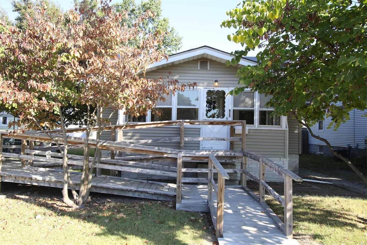 825 Halloran Avenue - Photo 1