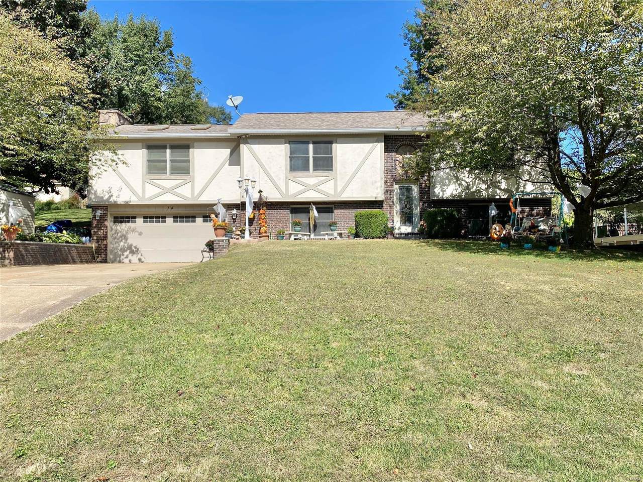 14 Arnold Drive - Photo 1