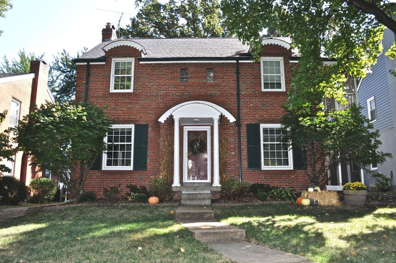 558 Hollywood Place - Photo 1