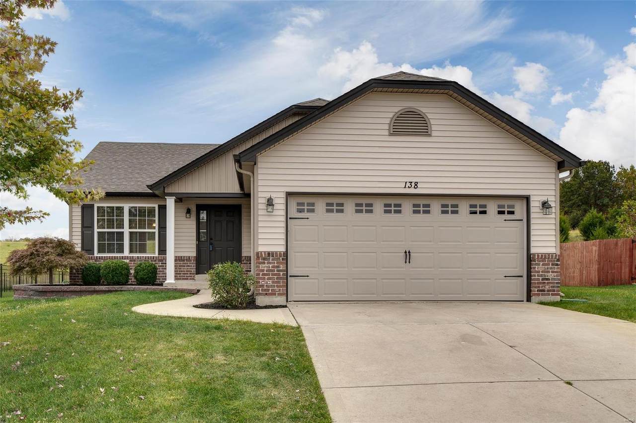 138 Prairie Bluffs Drive - Photo 1