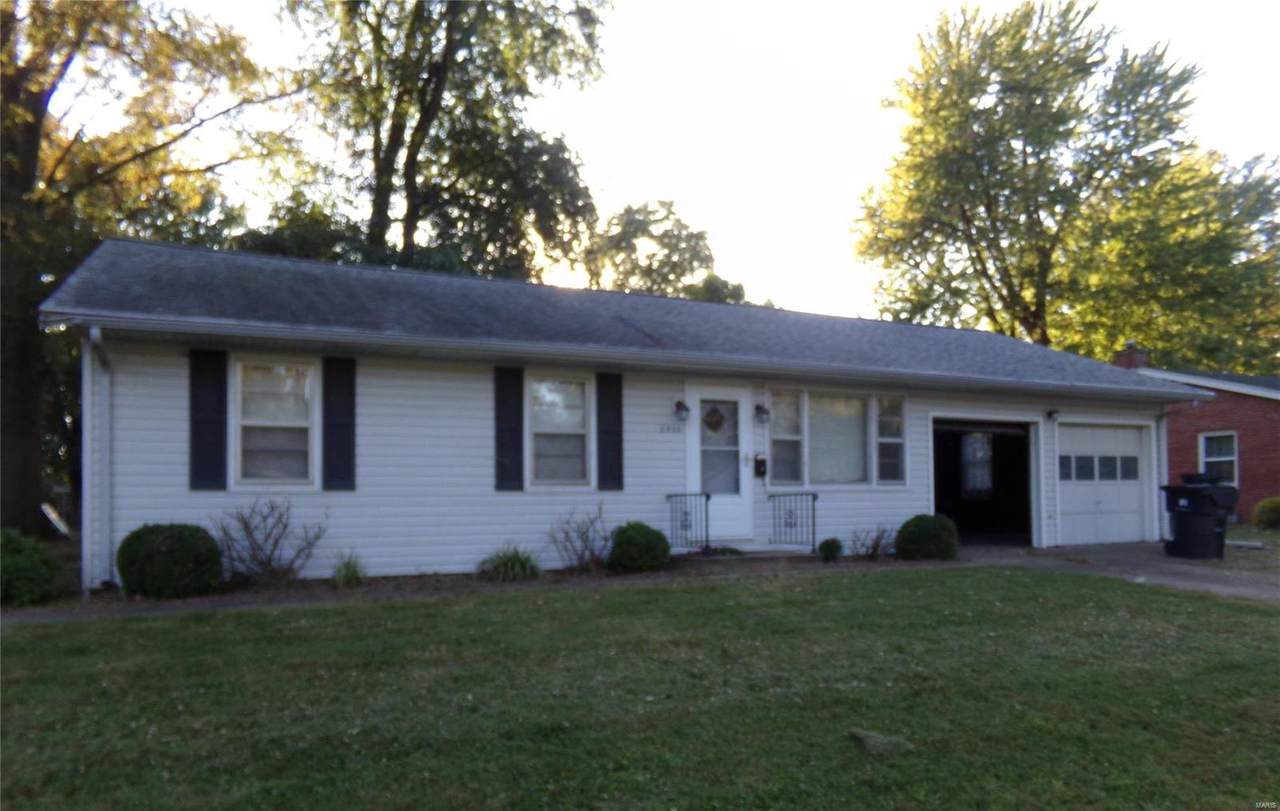 3900 Michelle Drive - Photo 1