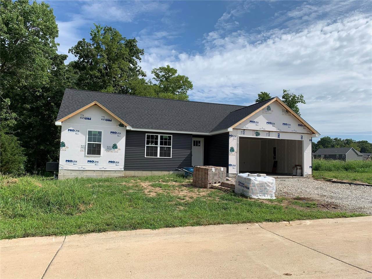 822 Bay Hill - Photo 1
