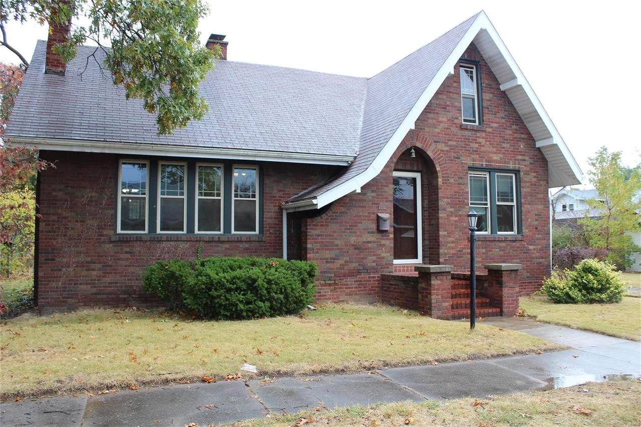 615 Halloran Avenue - Photo 1