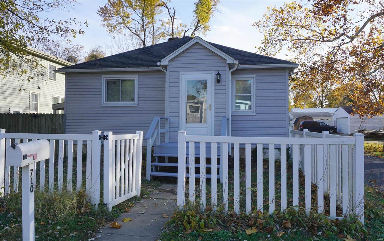 710 Giles Street - Photo 1