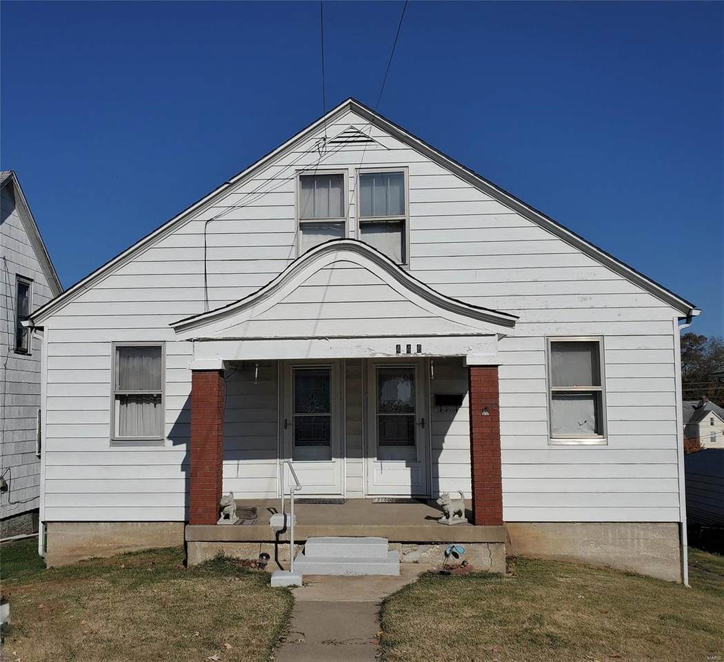 448 Holmes - Photo 1