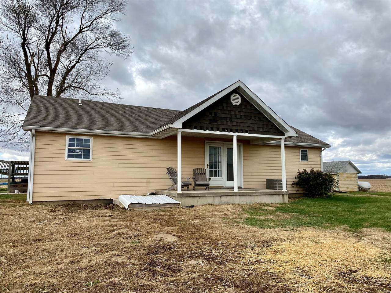 1861 925 Avenue - Photo 1