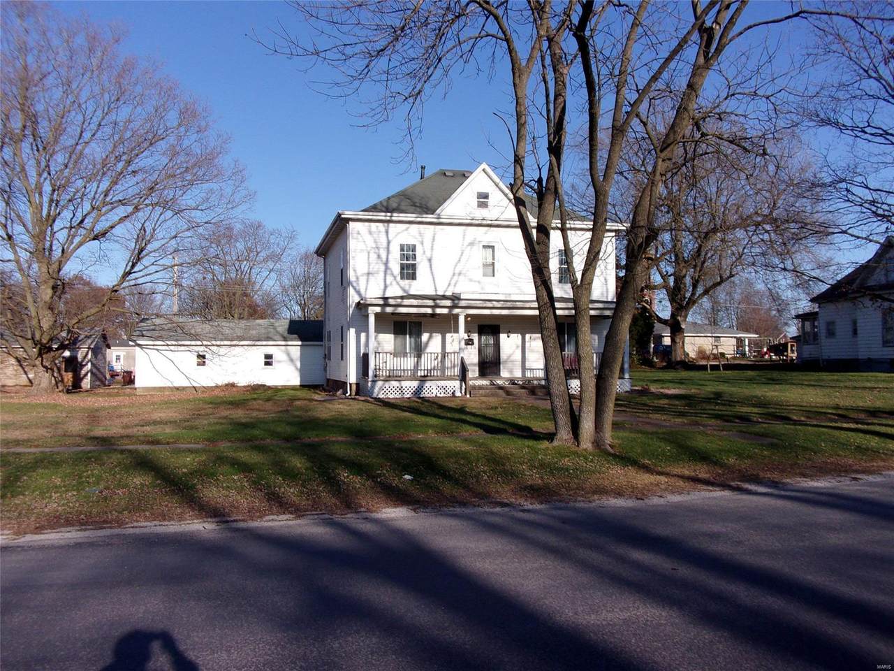 311 Oak Street - Photo 1