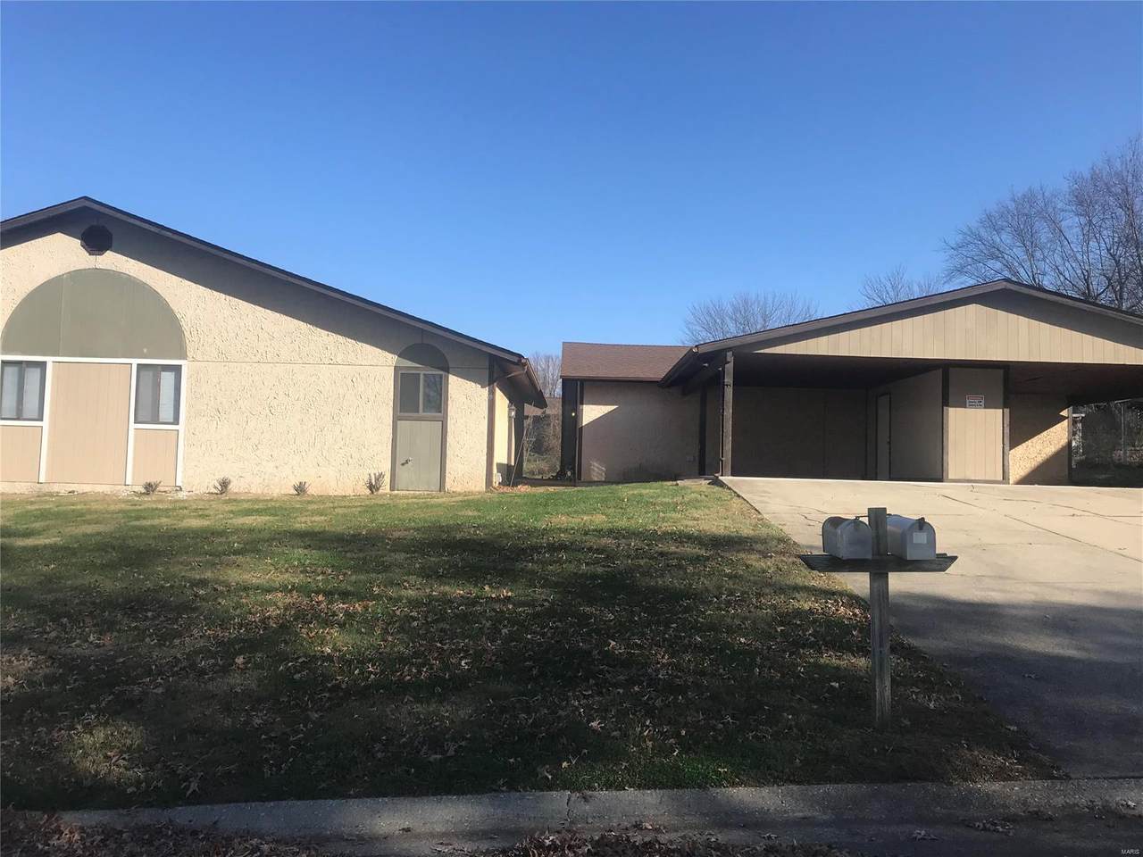 19 Twin Oaks Drive - Photo 1