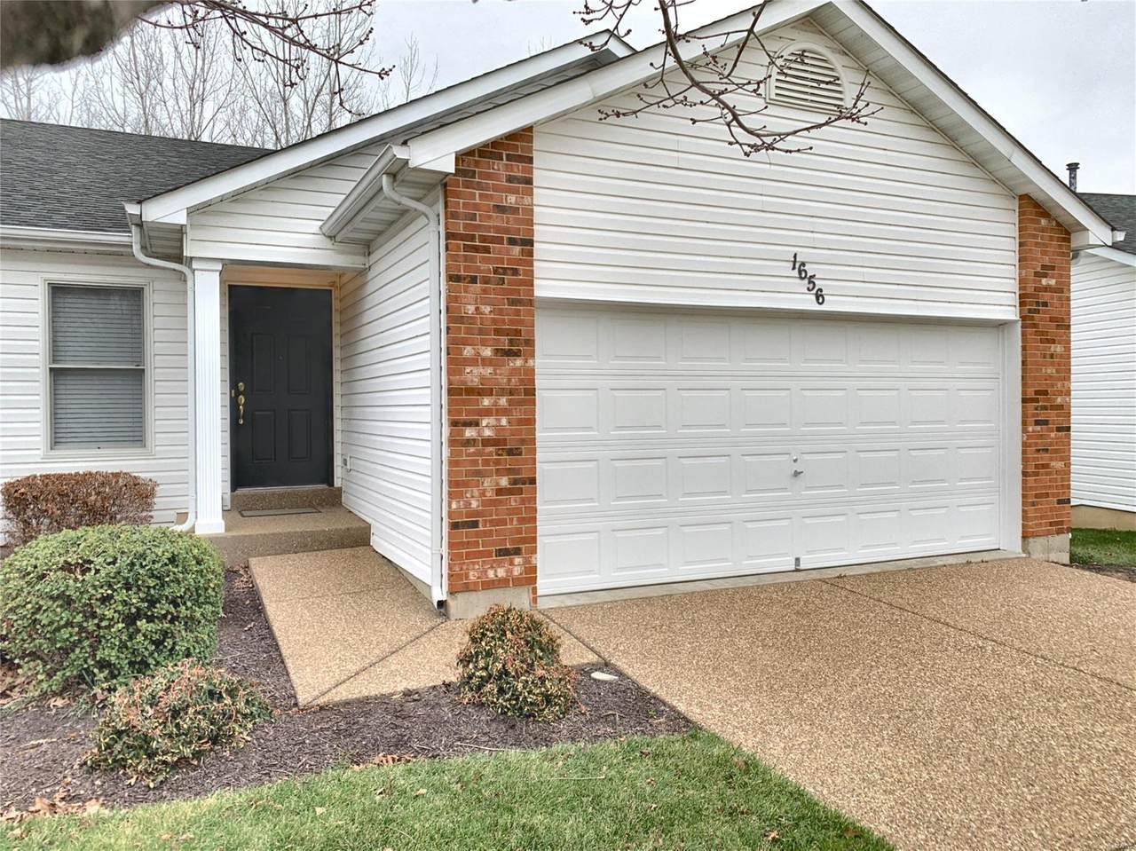 1656 Thurston - Photo 1