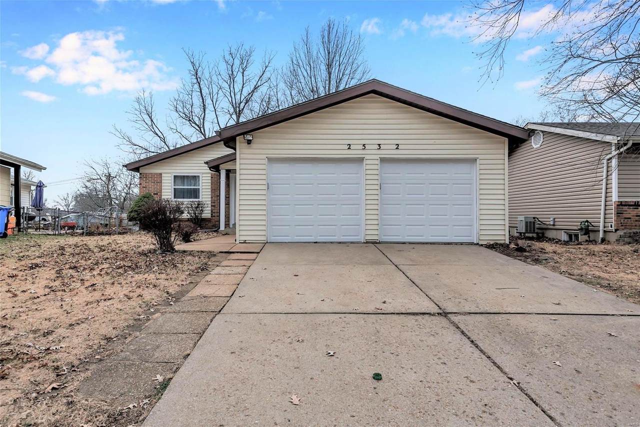 2532 Soundview Court - Photo 1