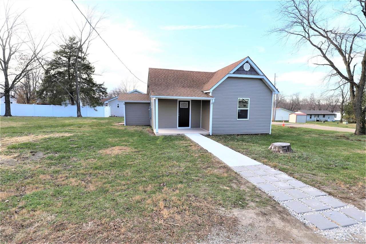 698 1st - Photo 1