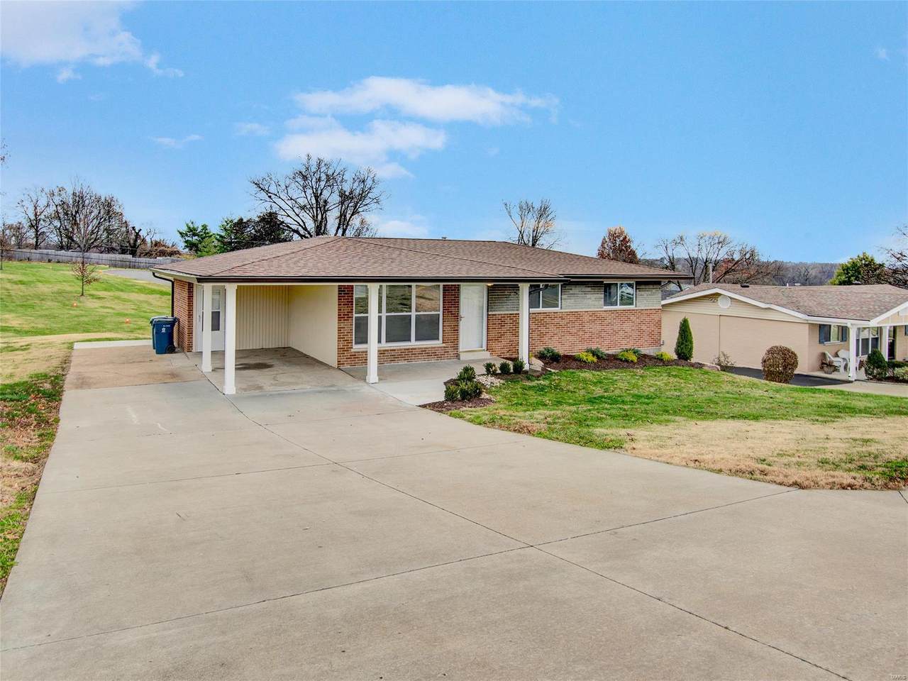 3218 Parkwood - Photo 1