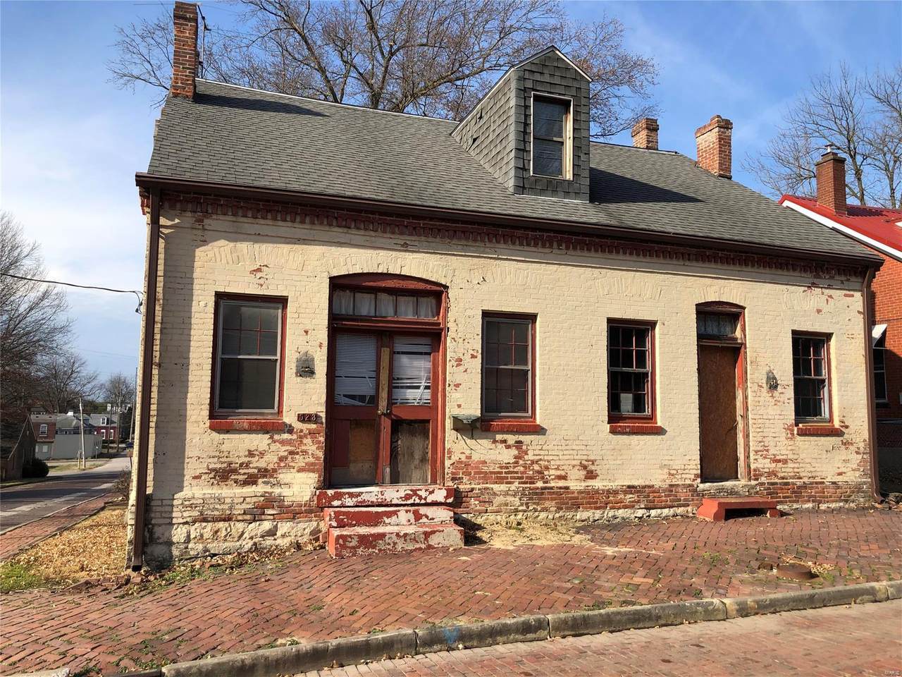 523 Abend Street - Photo 1