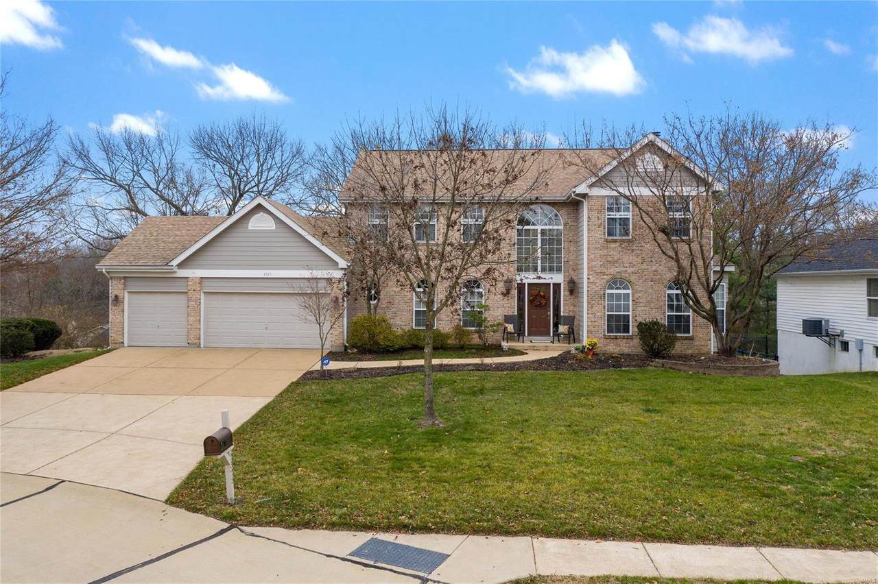 2325 Crimson View Court - Photo 1
