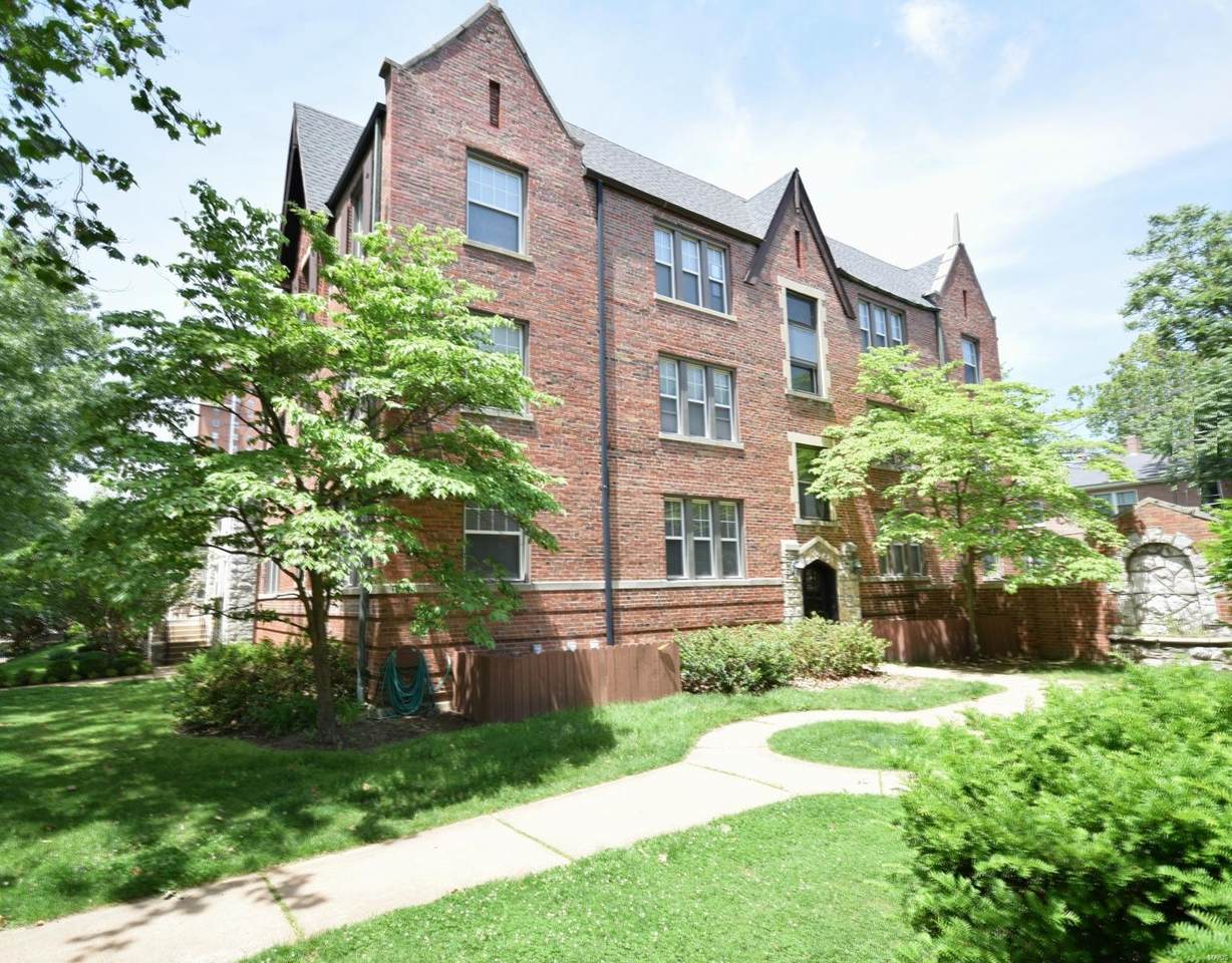 7557 Buckingham - Photo 1