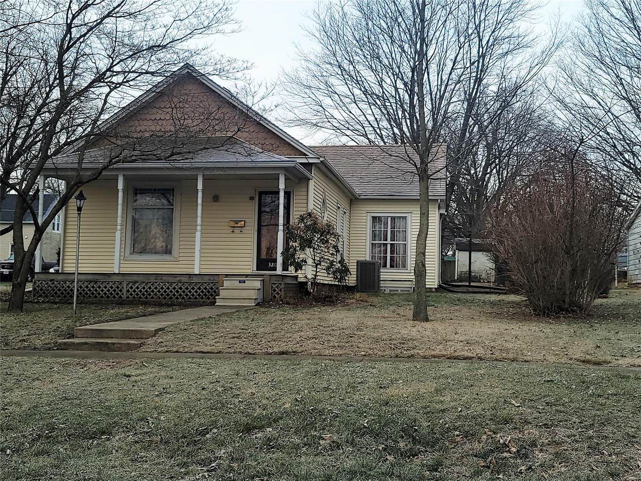320 Bluff Street - Photo 1