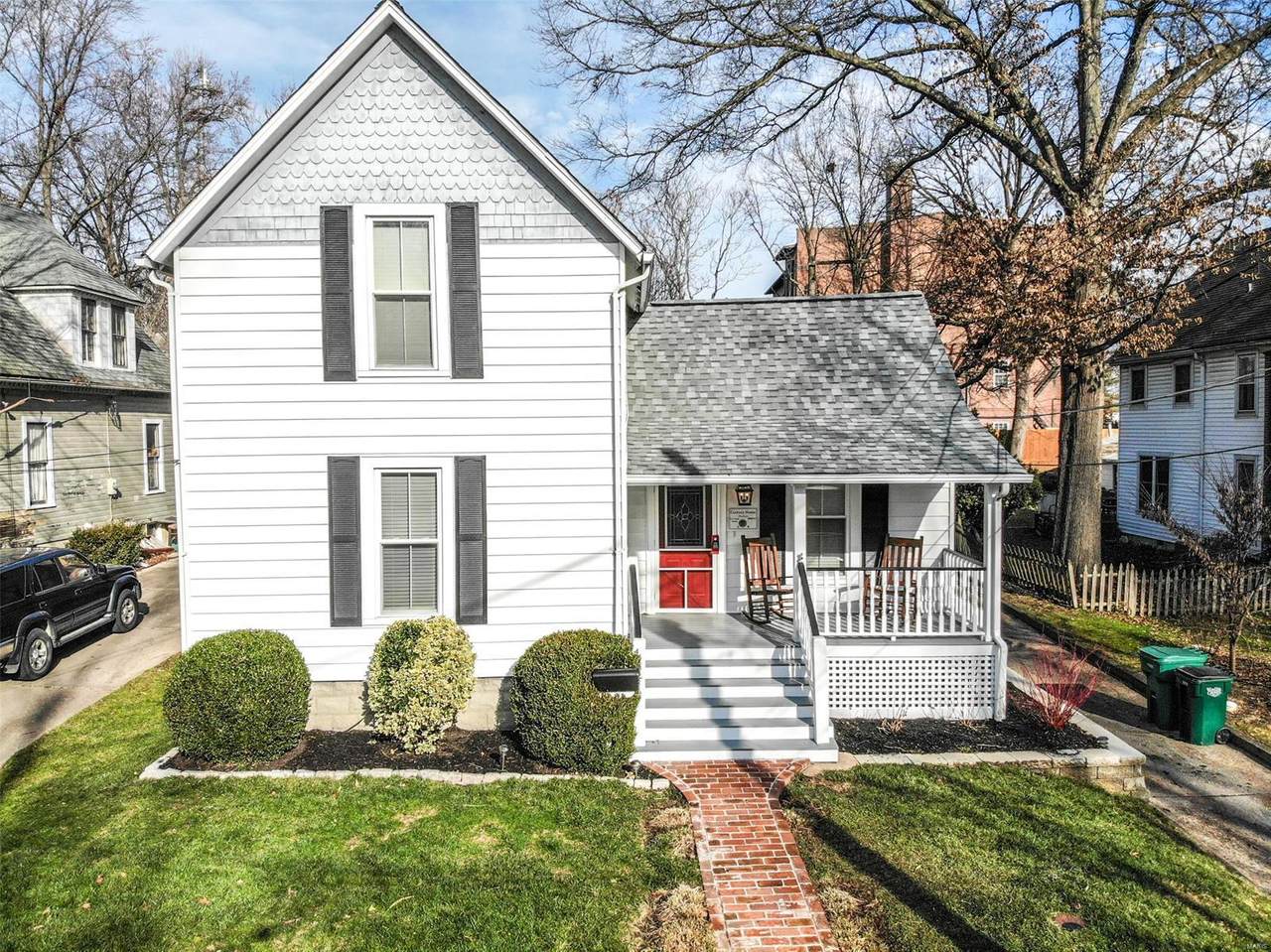 21 Cedar Avenue - Photo 1