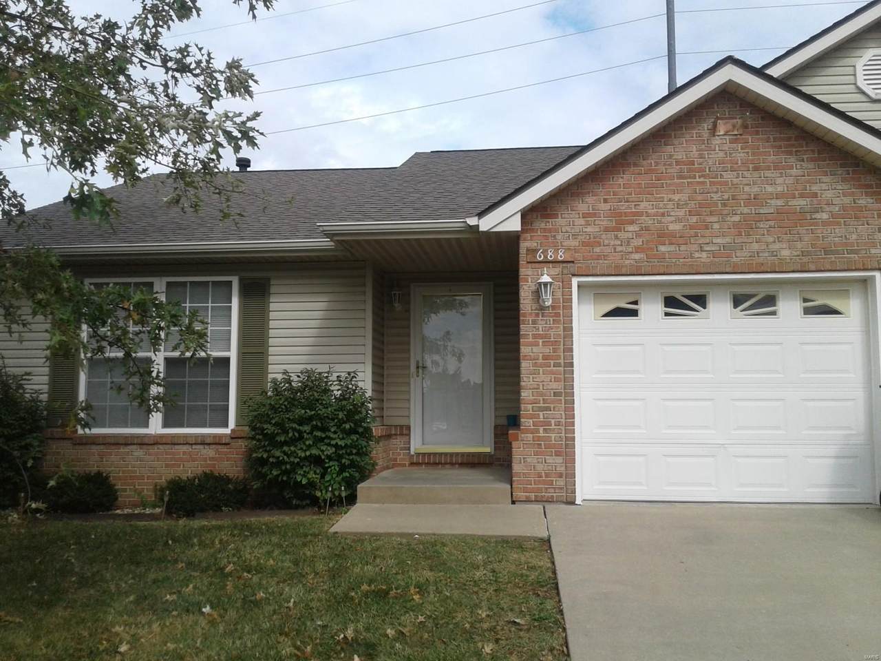 688 Carol Ann Dr - Photo 1