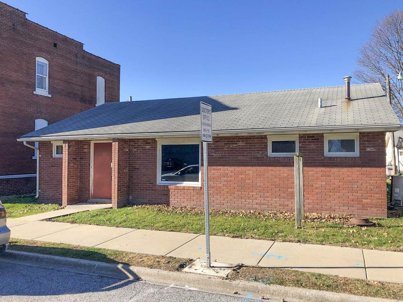 113 Poplar Street - Photo 1