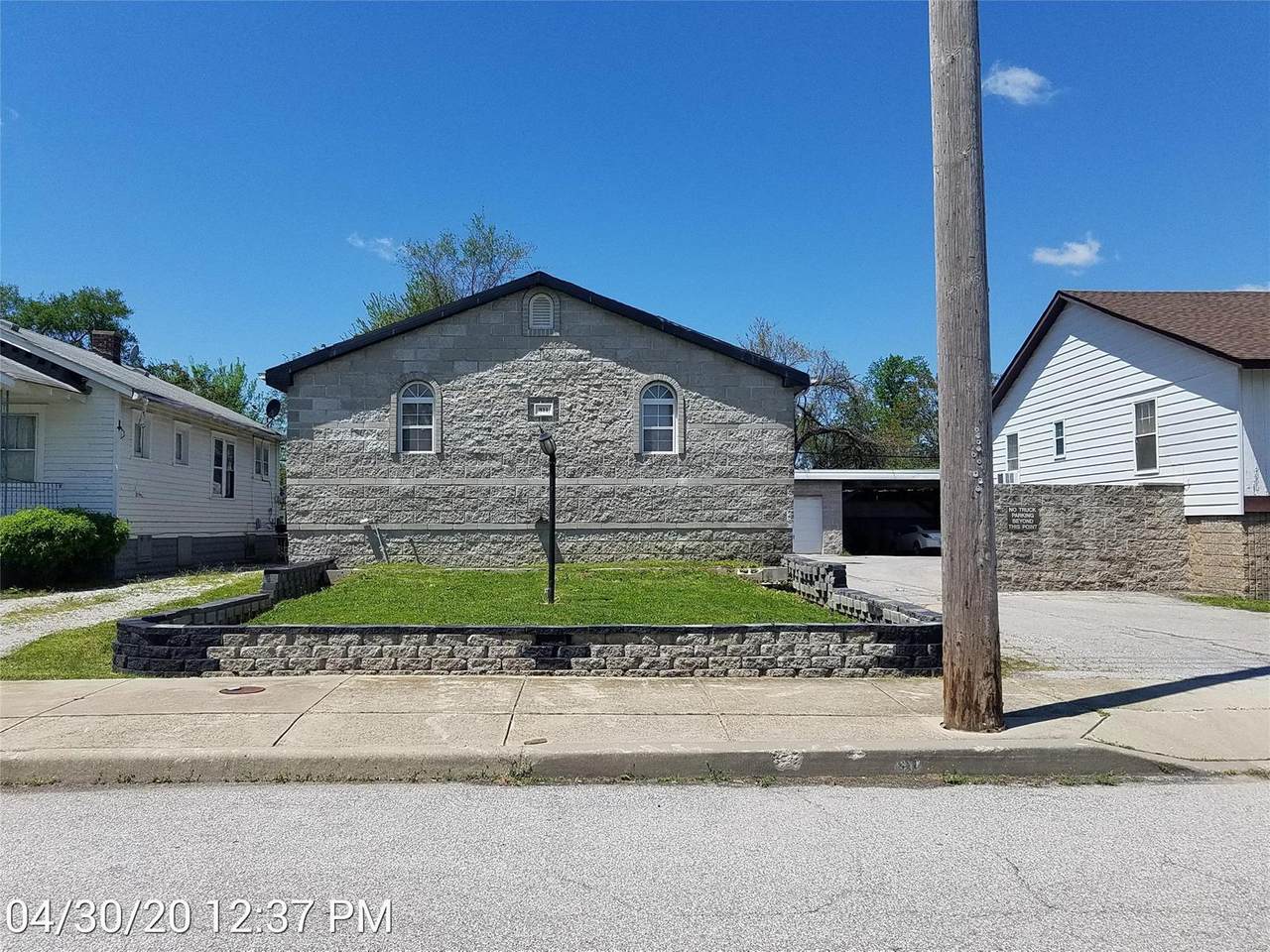 811 40th Street - Photo 1