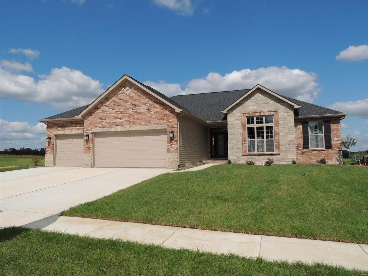 460 Hayden Drive - Photo 1