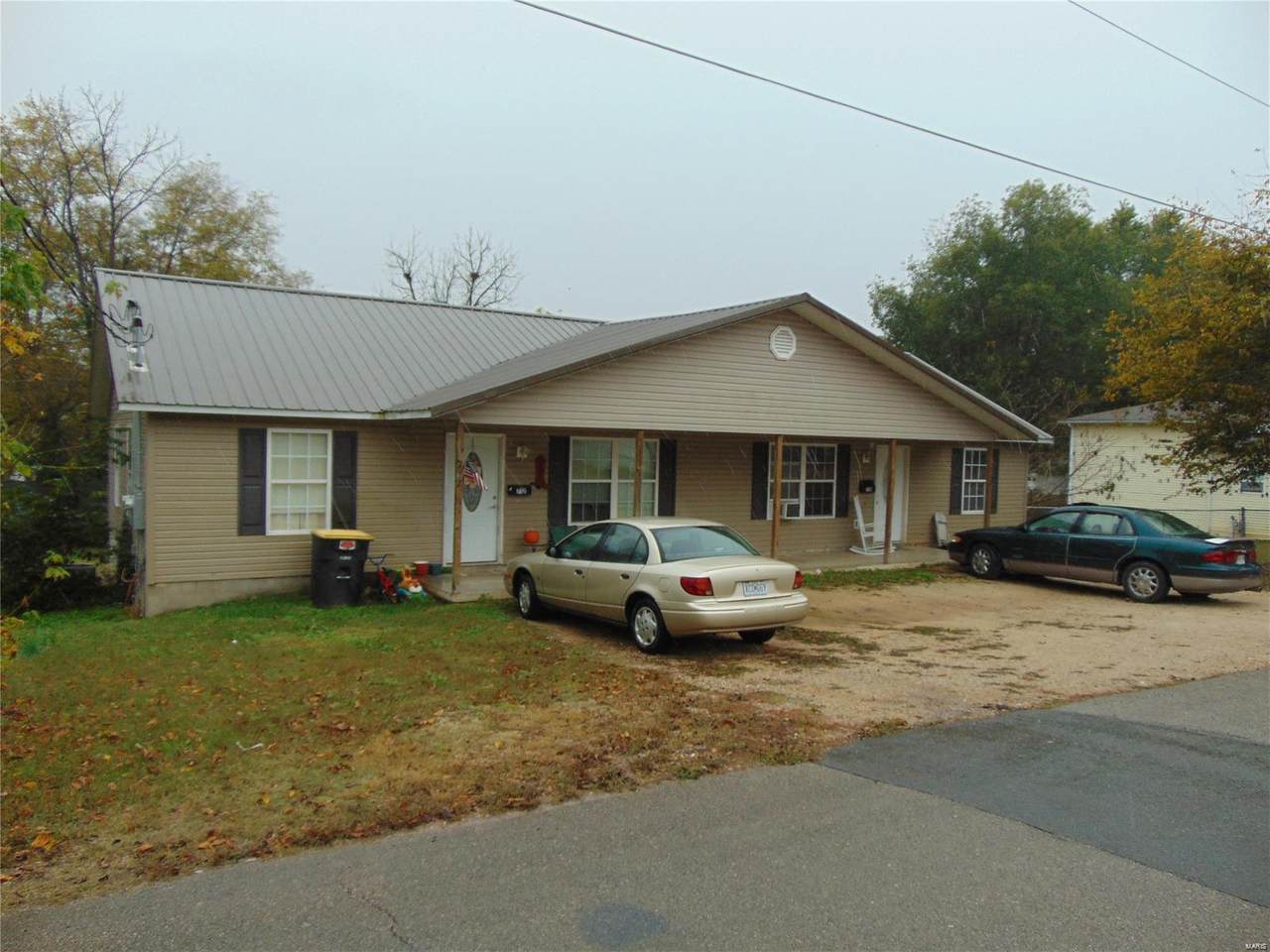 710 Pine Street - Photo 1