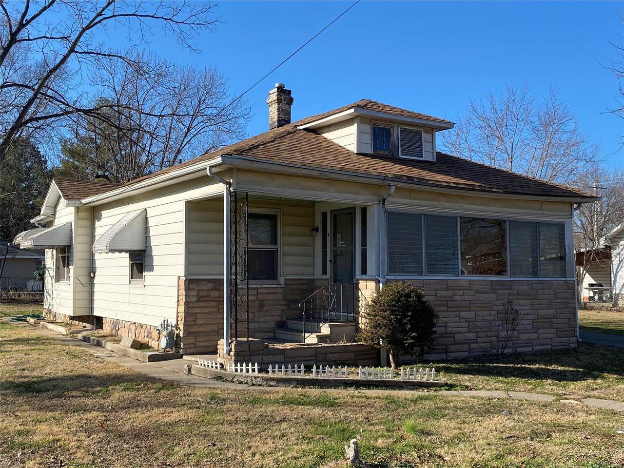 719 Illinois Avenue - Photo 1
