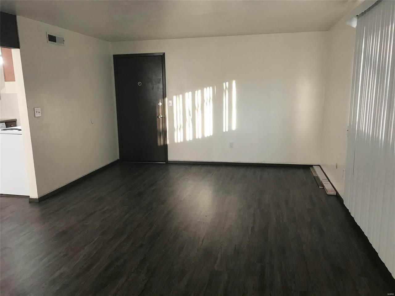 2508 Eastview - Photo 1