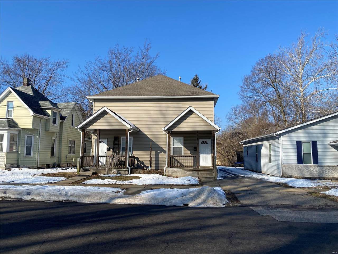 227 Hesperia Street - Photo 1