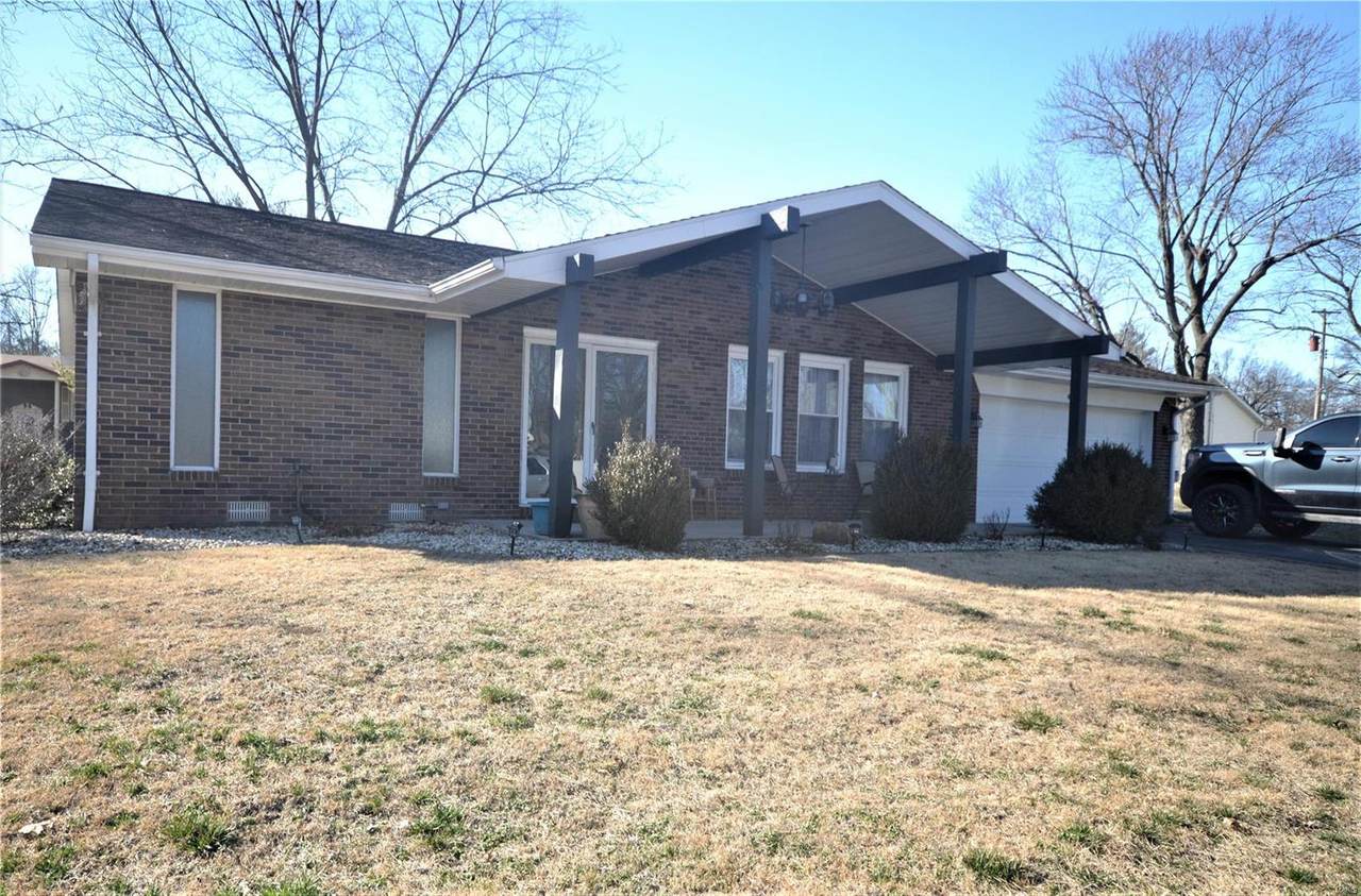 11 Lexington Drive - Photo 1