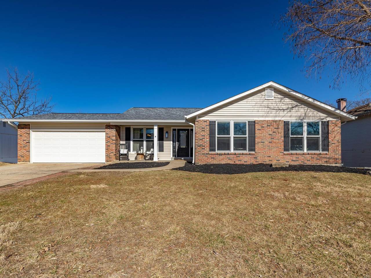618 Country Lake - Photo 1