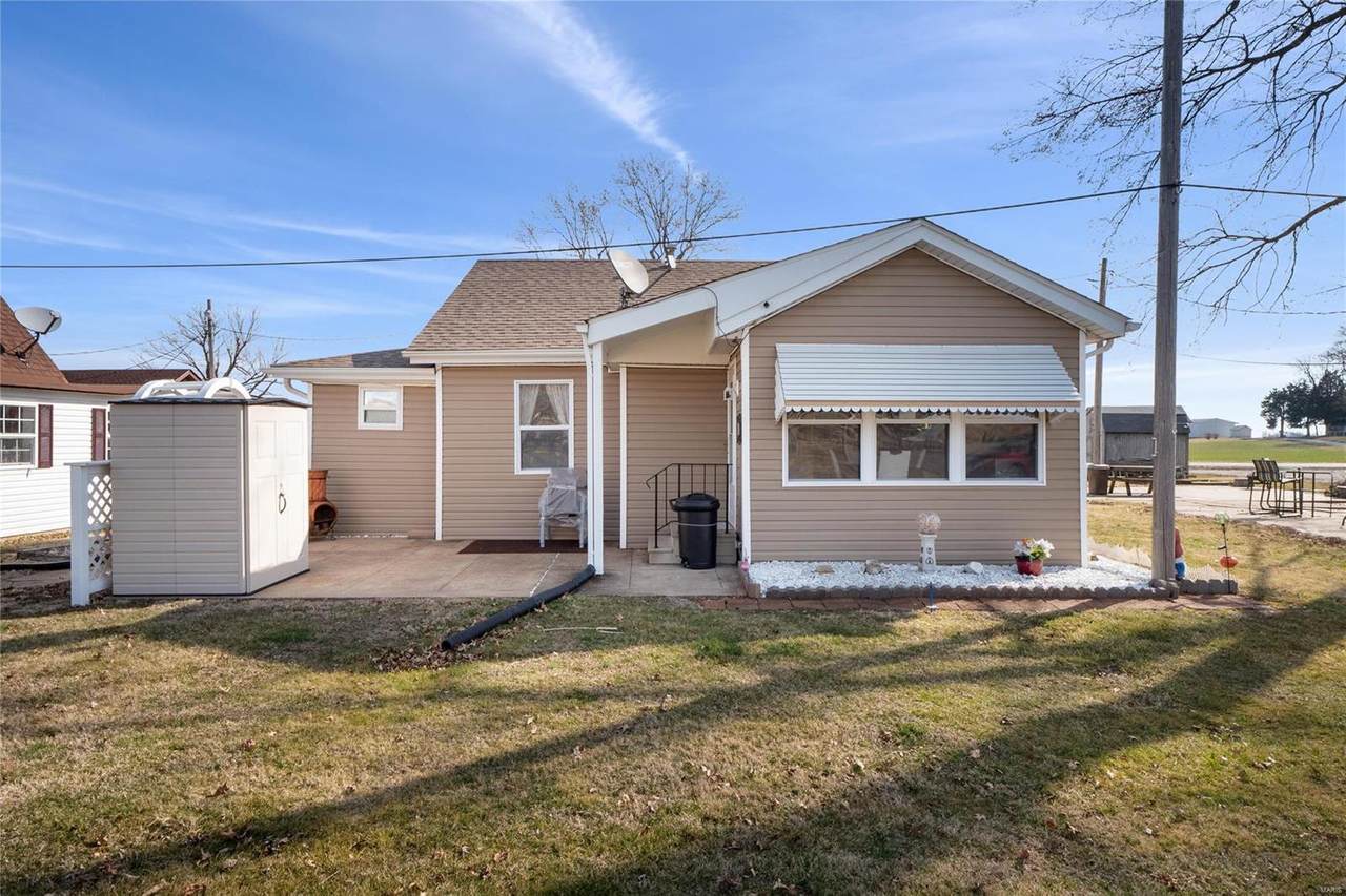 208 Country Club Lane - Photo 1
