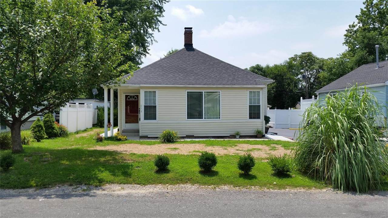 616 Indiana Avenue - Photo 1