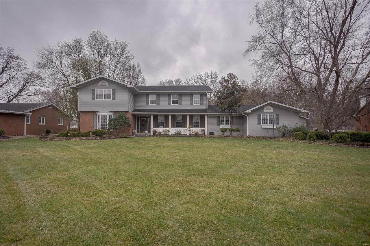 604 Hollow Avenue - Photo 1