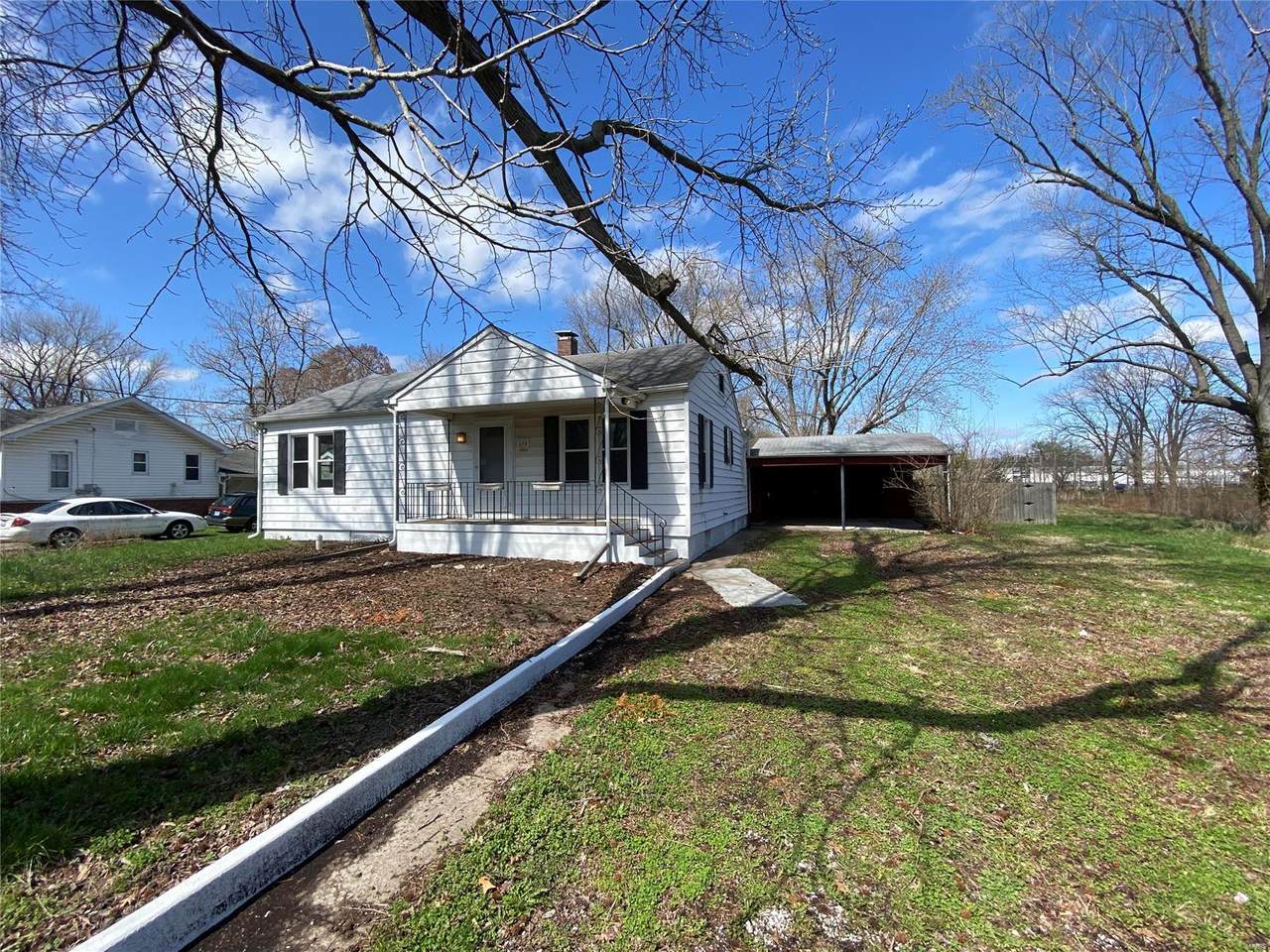 604 Somerset Street - Photo 1