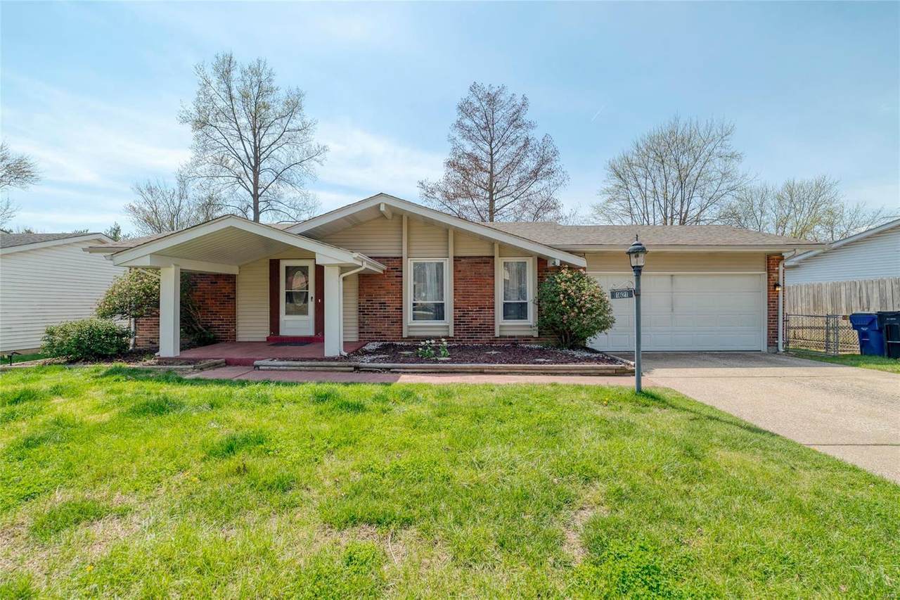 1621 Barkwood Drive - Photo 1