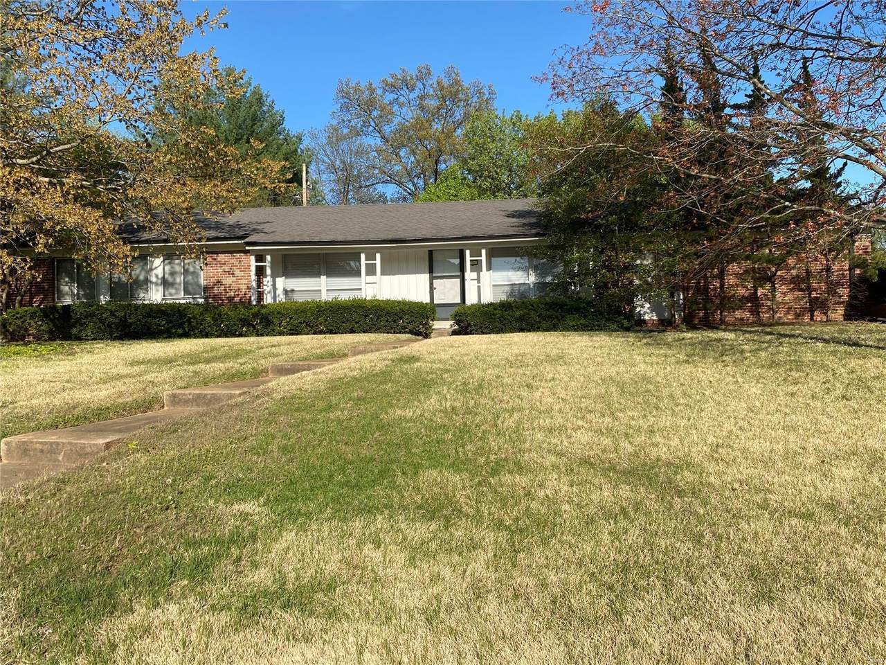 530 Chalet Court - Photo 1