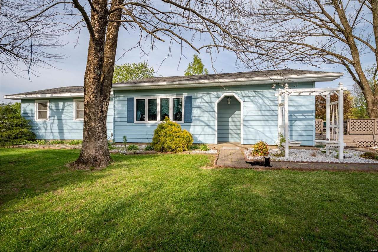 135 Evergreen - Photo 1
