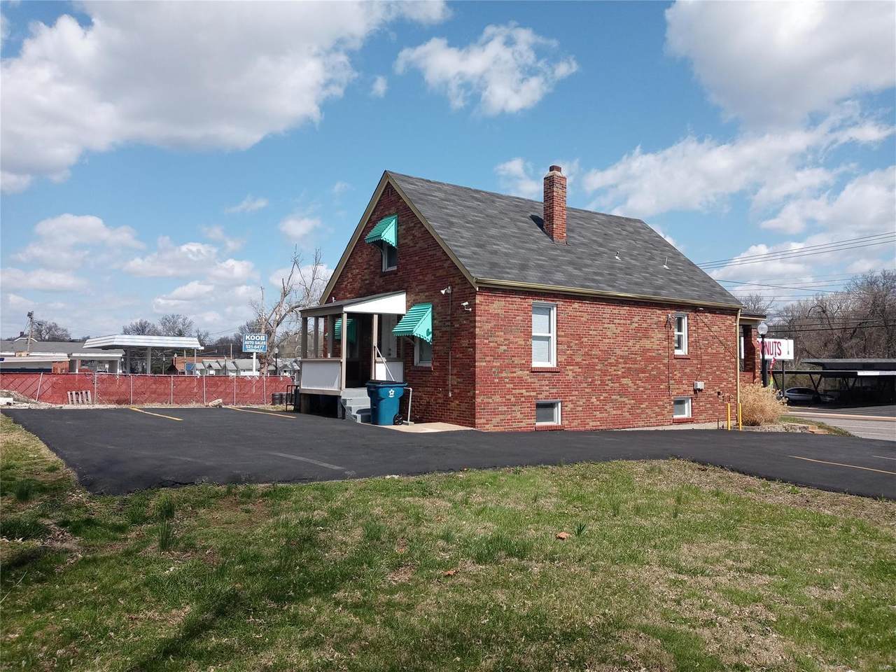905 Florissant Road - Photo 1