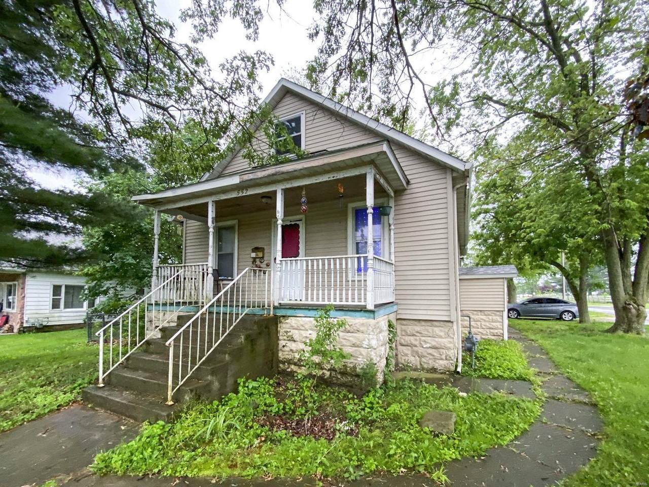 552 Dean Street - Photo 1
