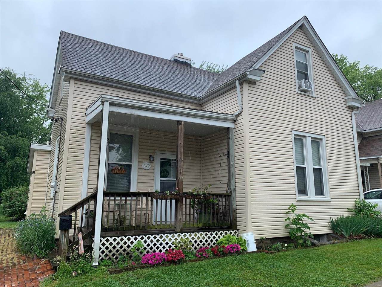 612 Lincoln Street - Photo 1