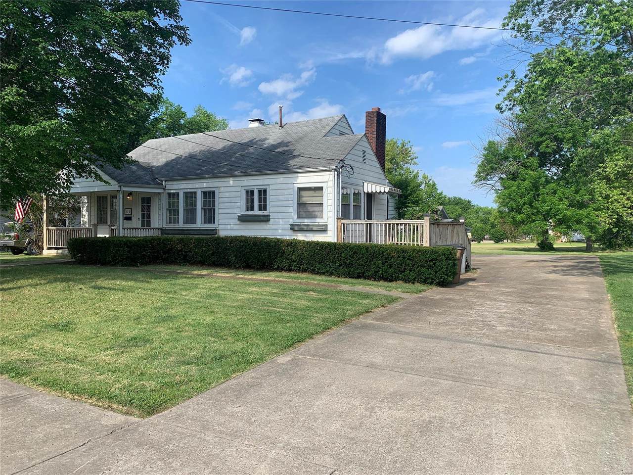 110 Marshall - Photo 1