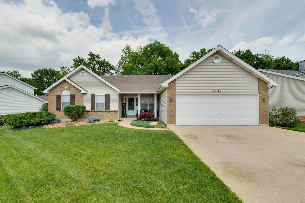 1252 Ashford Place Drive - Photo 1