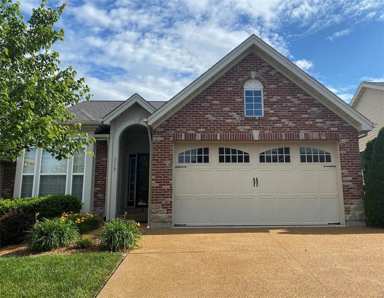 2513 Andrea Crest - Photo 1