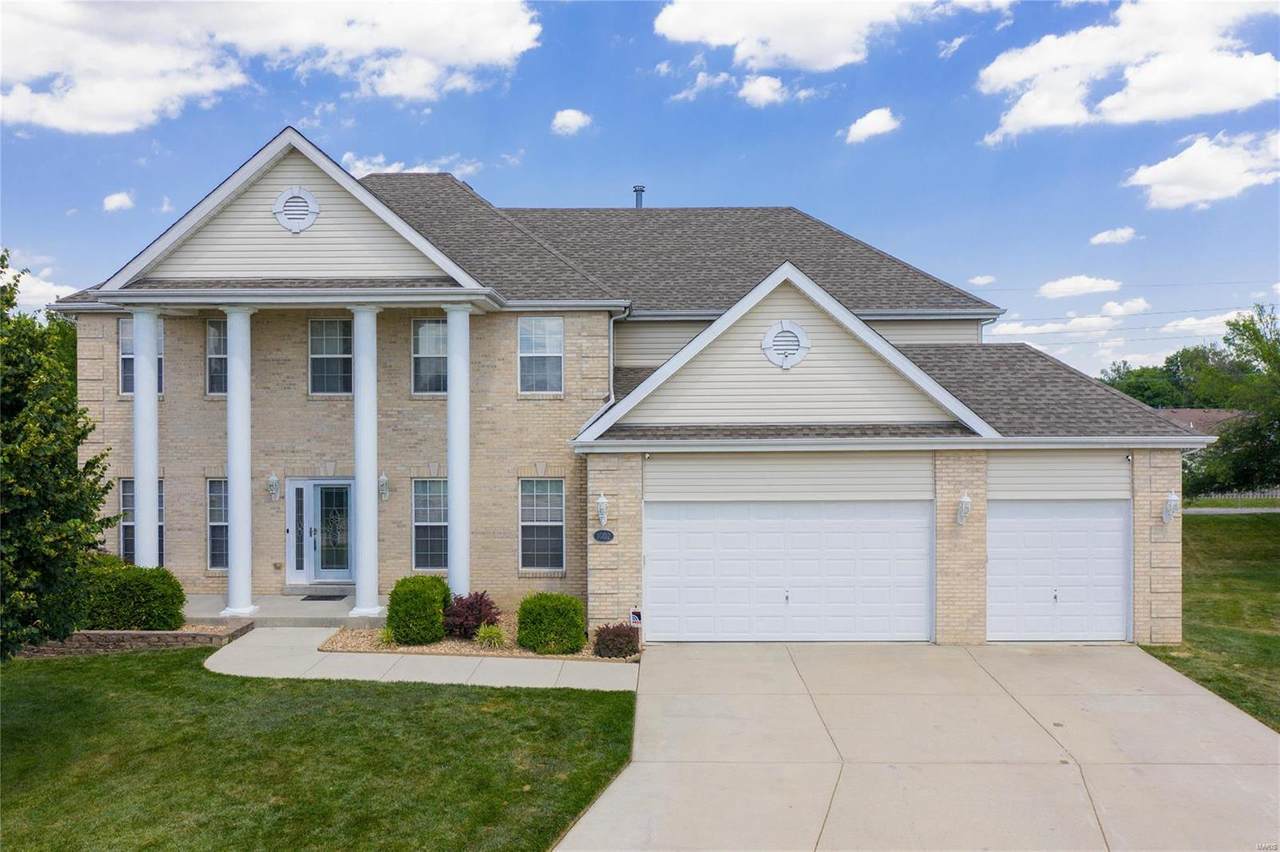 1002 Thoroughbred Court - Photo 1