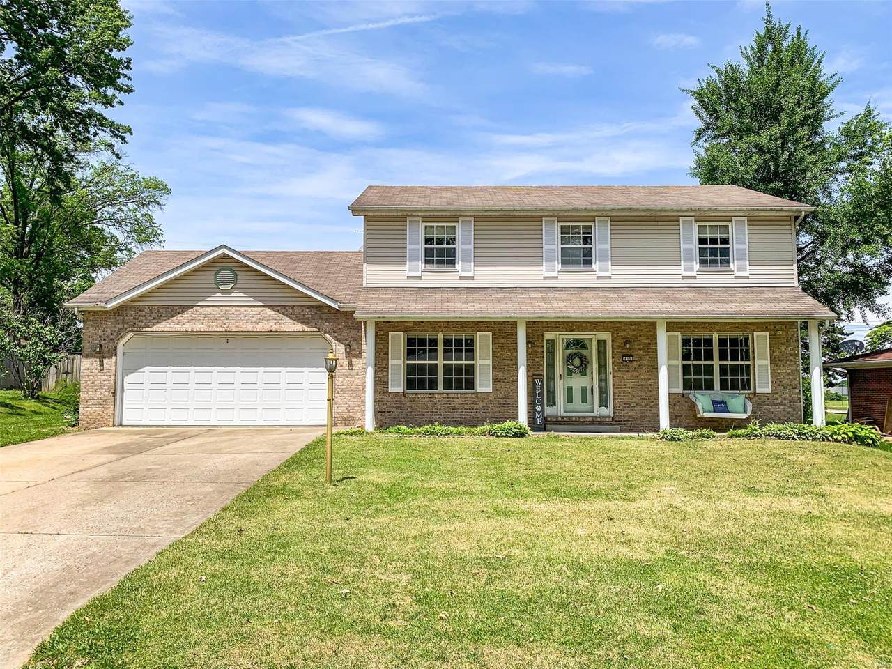 415 Hillcrest - Photo 1