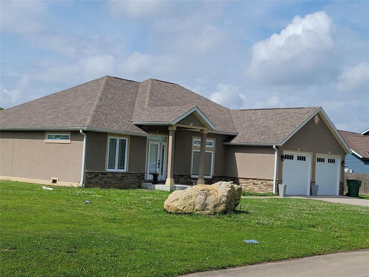 114 Parkview Drive - Photo 1