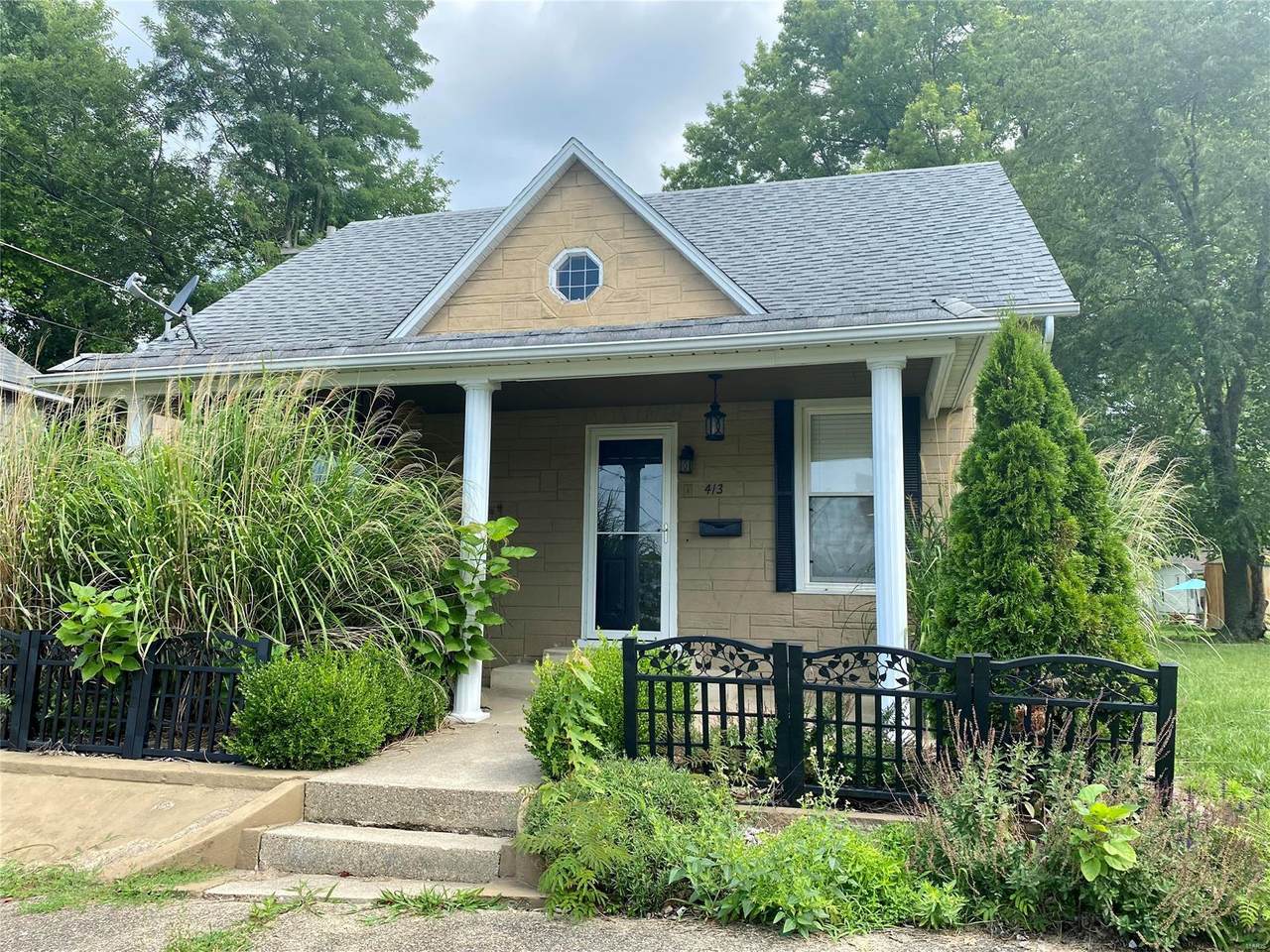413 Madison St - Photo 1